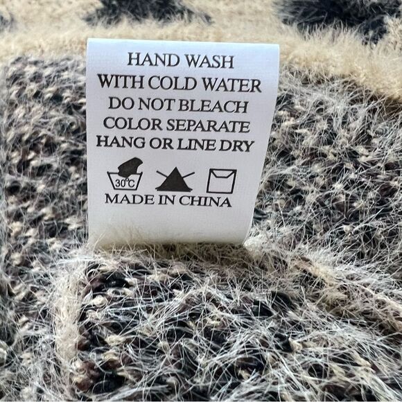 Altar’d State Fuzzy Oversized Animal Print Sweater L/XL - Picture 9 of 9